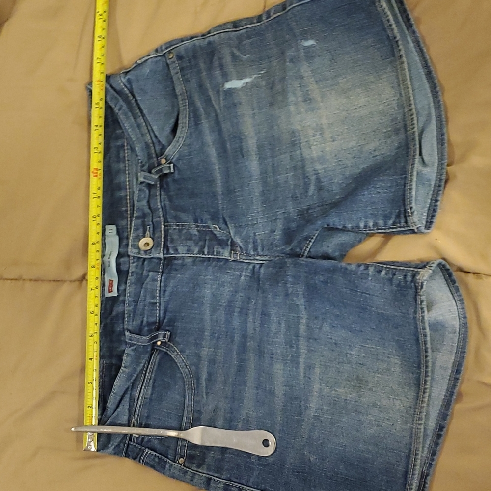 Levi's Midi Shorts